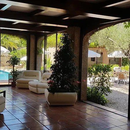 Hotel Les Moulins De Paillas 3*