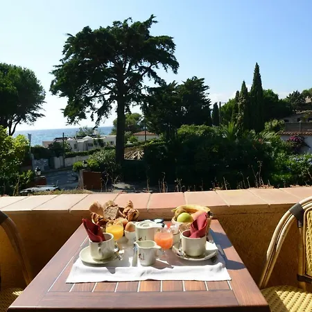 Les Moulins De Paillas Hotell 3*